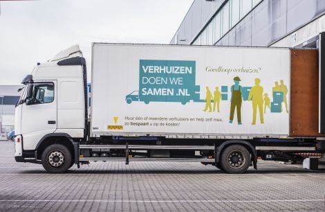 Verhuiswagen van Verhuizen doen we Samen onderweg